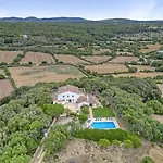 Biniatzau Casa de Férias *